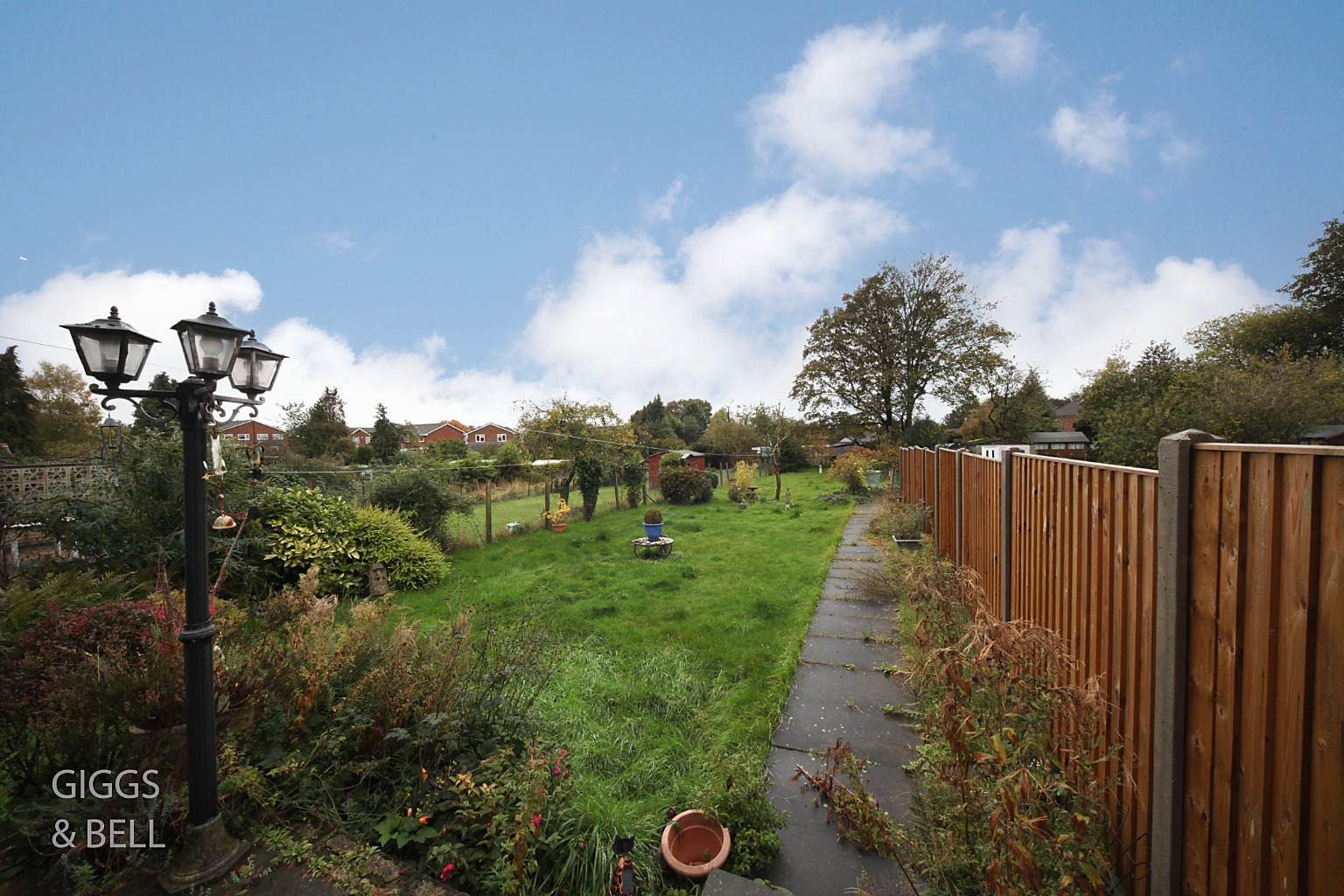 3 bed semi-detached house for sale in Luton Road, Dunstable  - Property Image 15