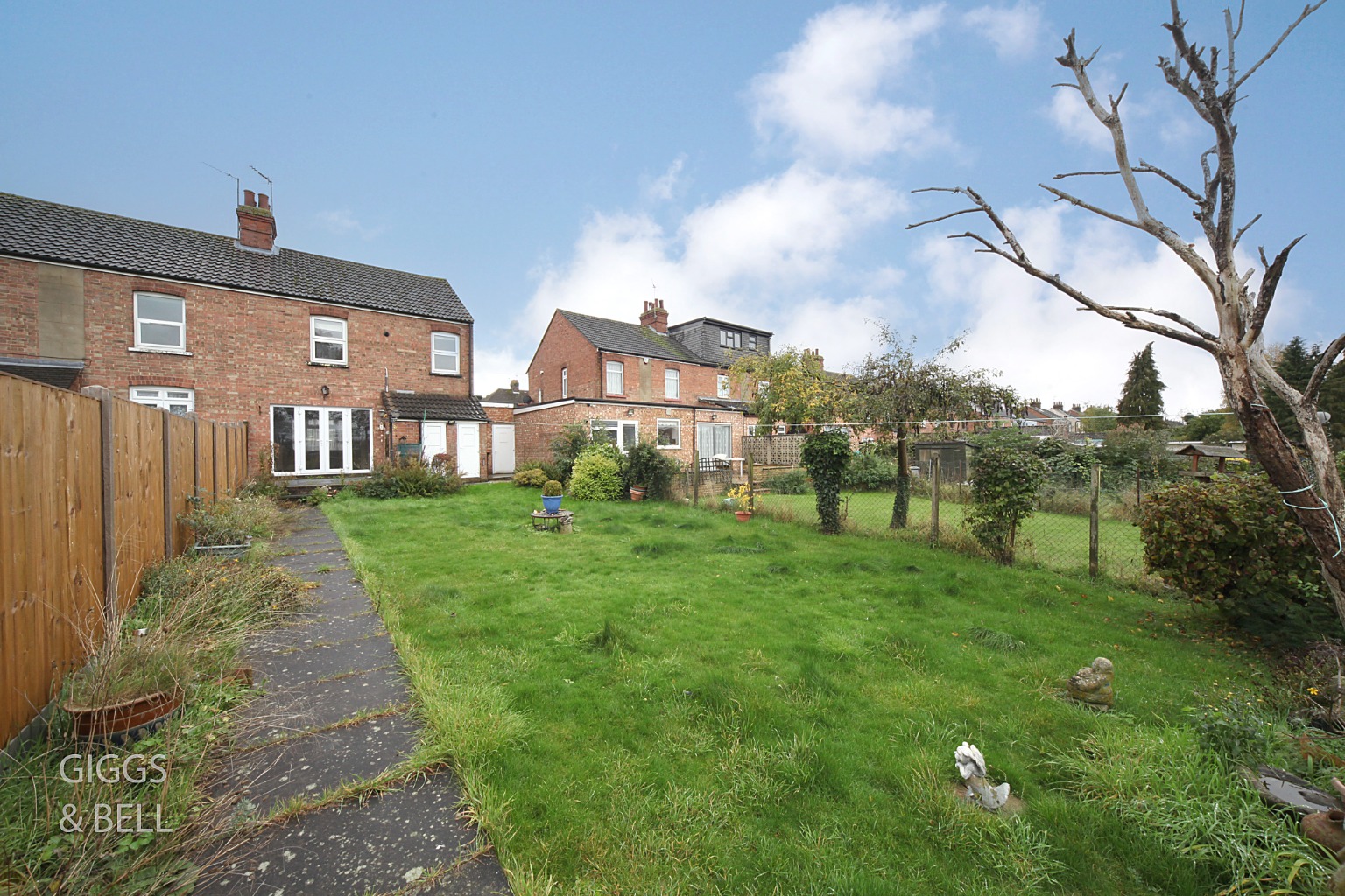 3 bed semi-detached house for sale in Luton Road, Dunstable 15