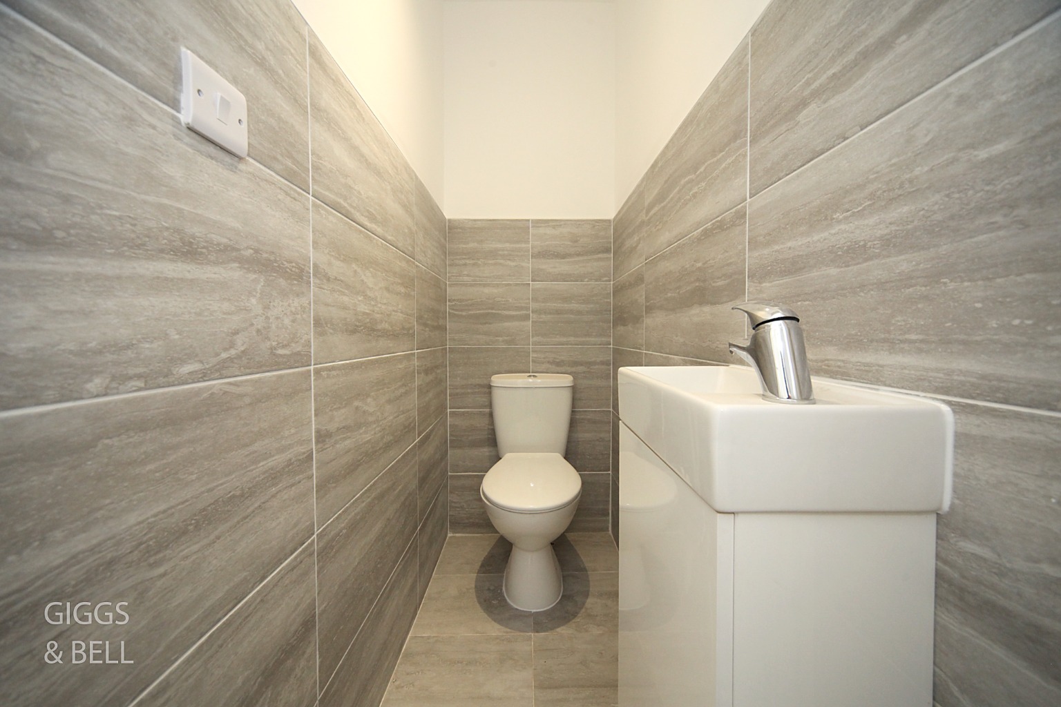 2 bed terraced house for sale in Kingsland Road, Luton 16