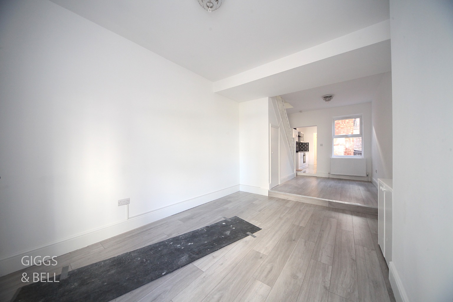 2 bed terraced house for sale in Kingsland Road, Luton  - Property Image 3