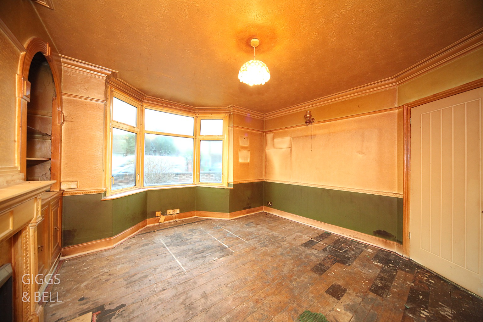 3 bed detached house for sale in Waller Avenue, Luton 3