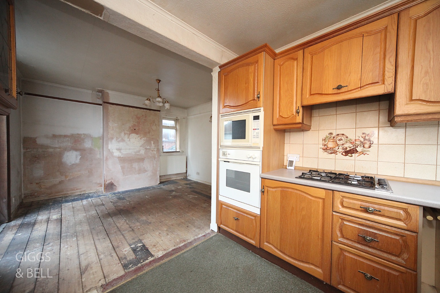 3 bed detached house for sale in Waller Avenue, Luton  - Property Image 9