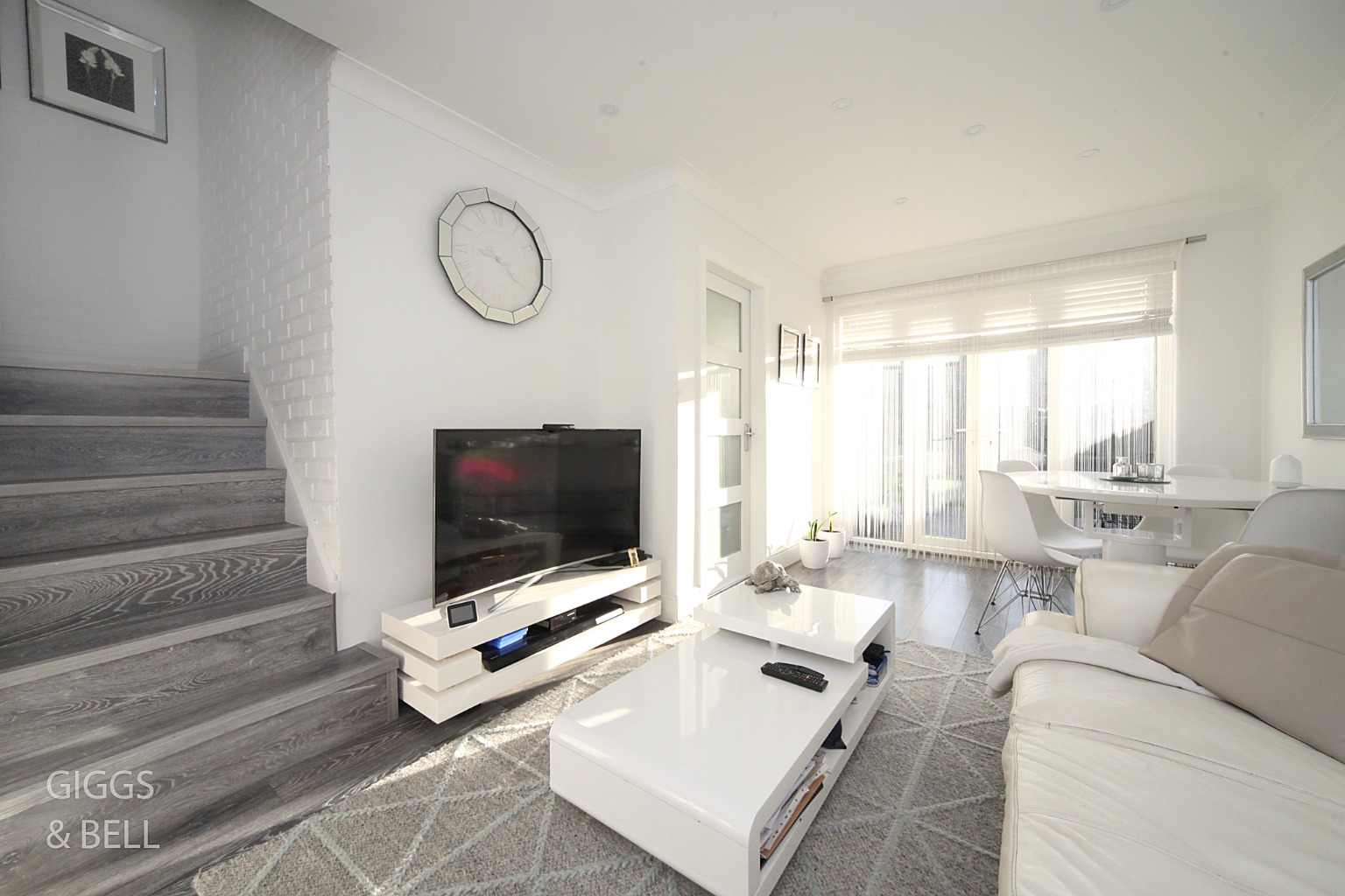 2 bed terraced house for sale in Speedwell Close, Luton  - Property Image 3