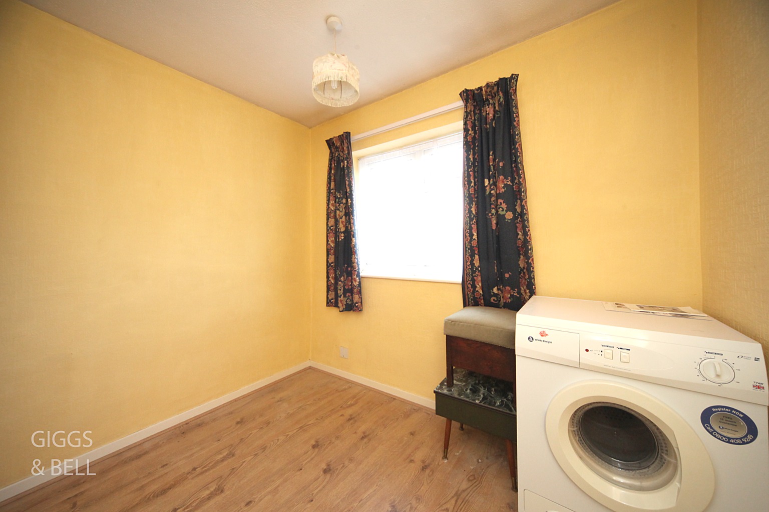 3 bed semi-detached house for sale in Guernsey Close, Luton  - Property Image 5