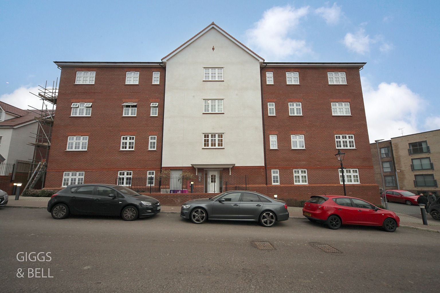 Are you looking or a well maintained second floor spacious one bed apartment in its popular South Luton location.....