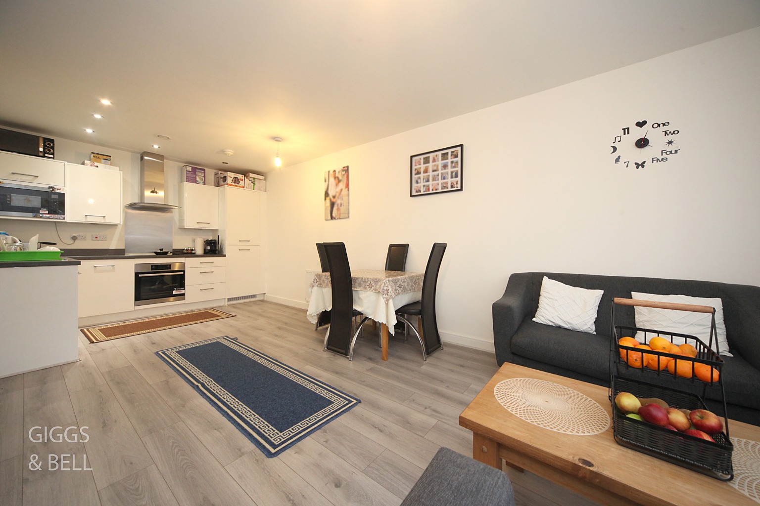 1 bed flat for sale, Luton 1
