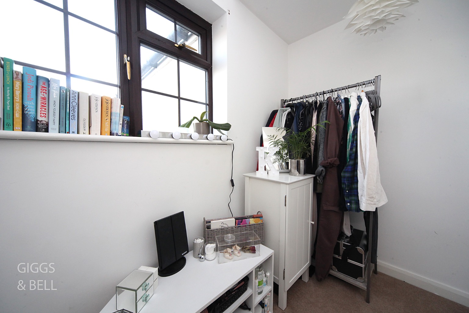 2 bed terraced house for sale in Front Street, Luton 12