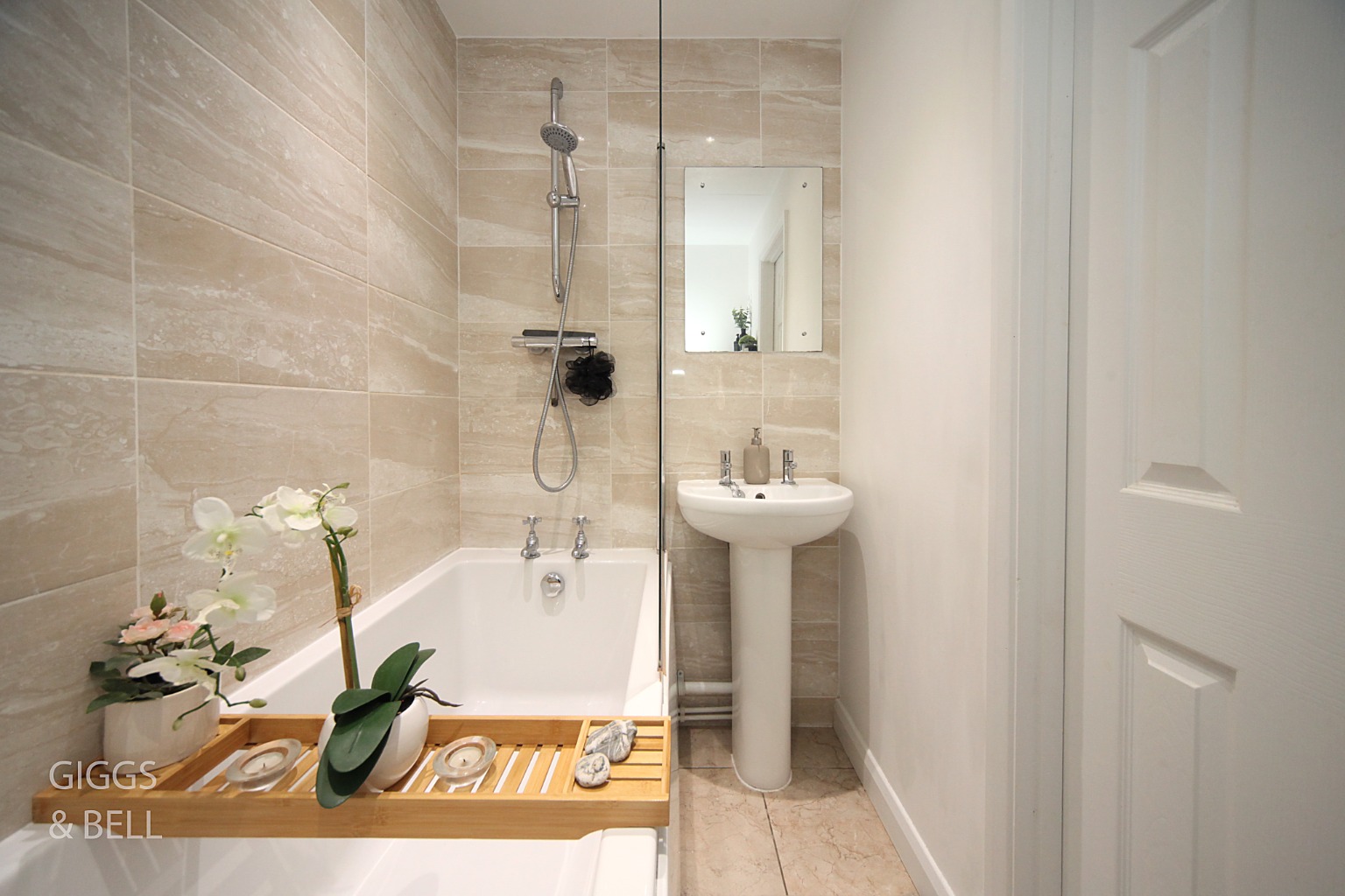 2 bed terraced house for sale in Front Street, Luton  - Property Image 14