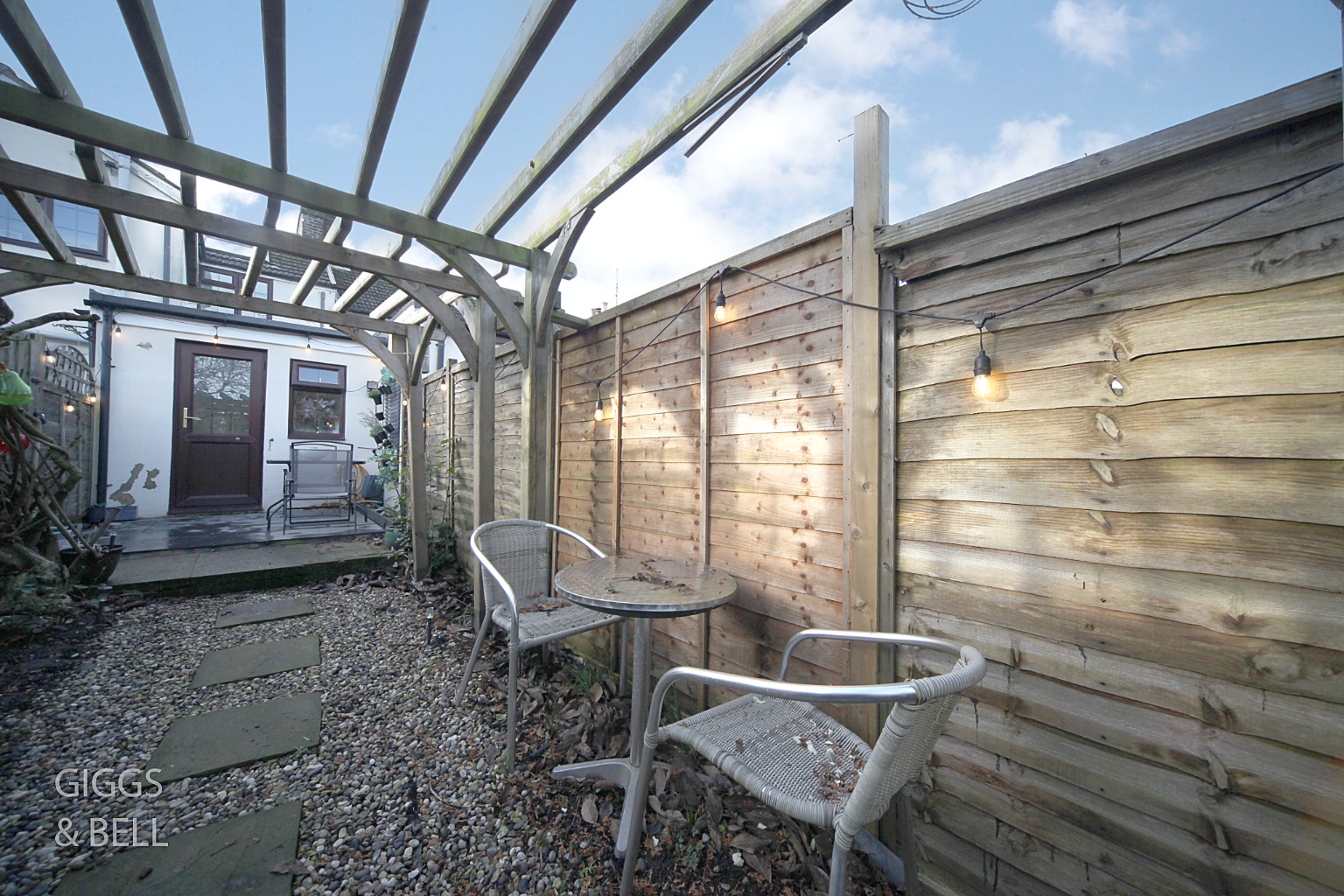 2 bed terraced house for sale in Front Street, Luton 17