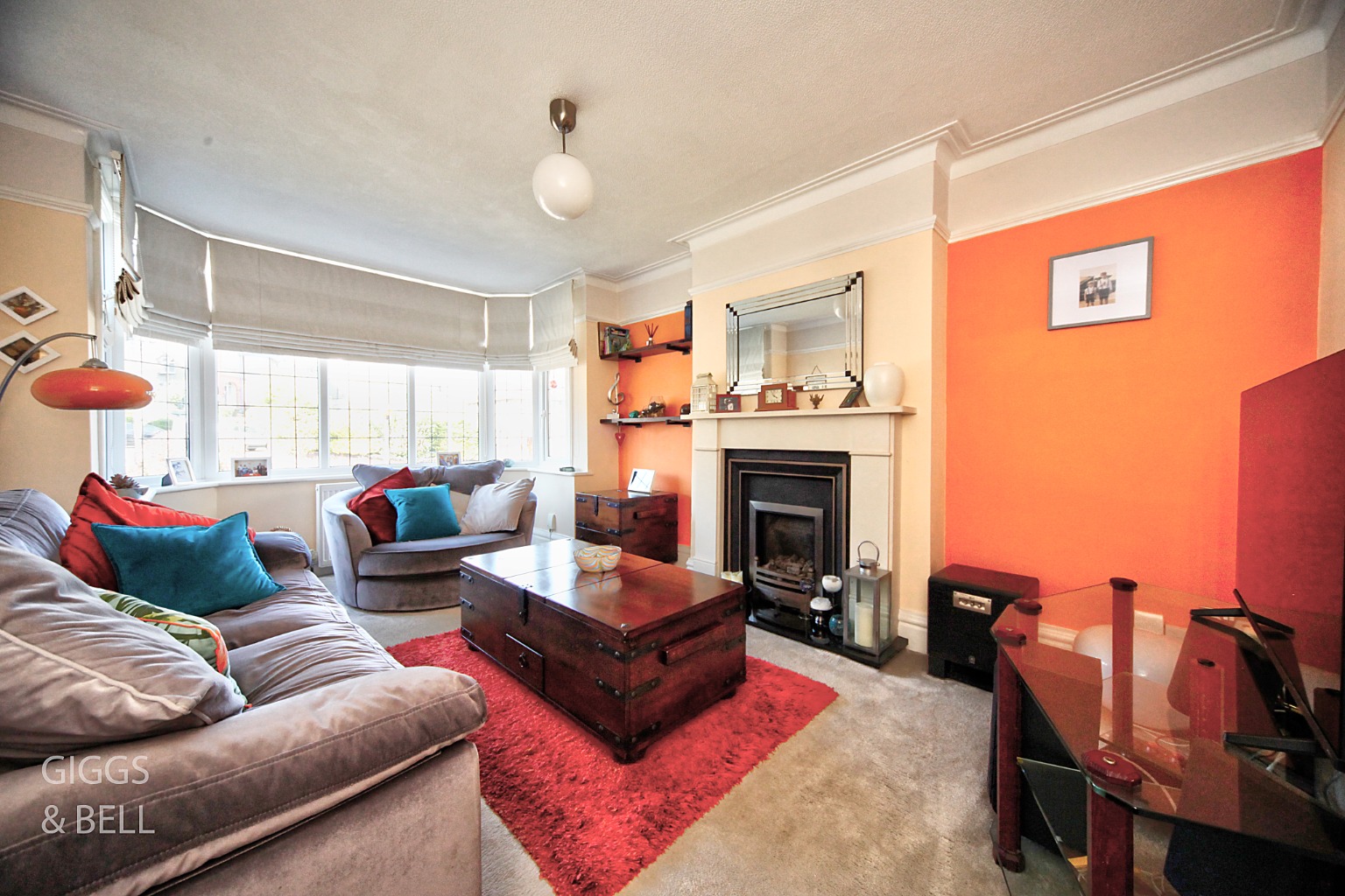 4 bed detached house for sale in Cutenhoe Road, Luton  - Property Image 2