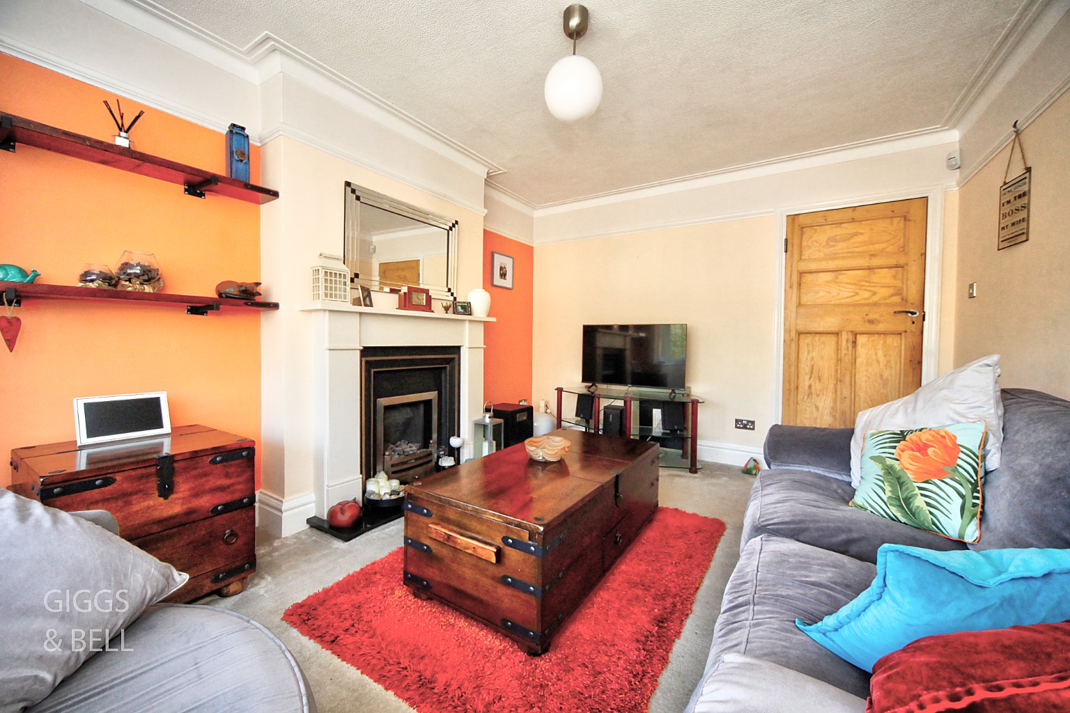 4 bed detached house for sale in Cutenhoe Road, Luton  - Property Image 3