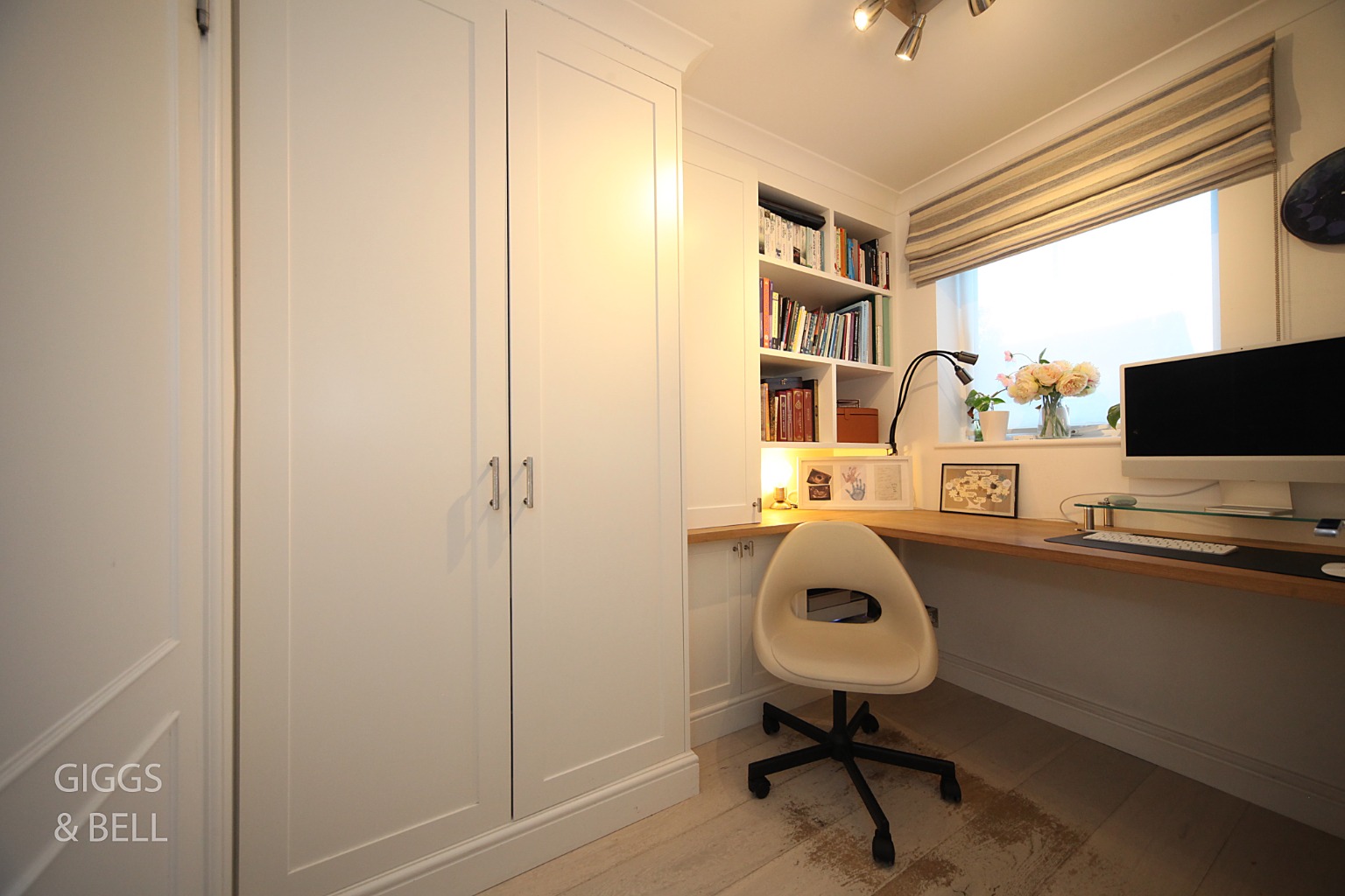 3 bed end of terrace house for sale in Oregon Way, Luton 7