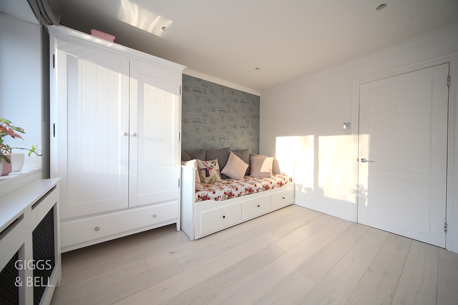 3 bed end of terrace house for sale in Oregon Way, Luton 12