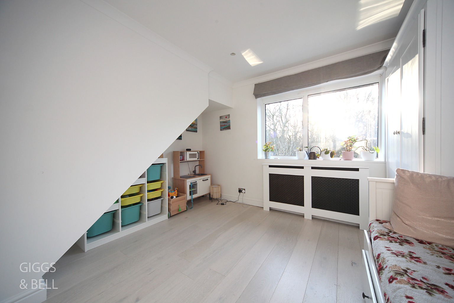 3 bed end of terrace house for sale in Oregon Way, Luton 14