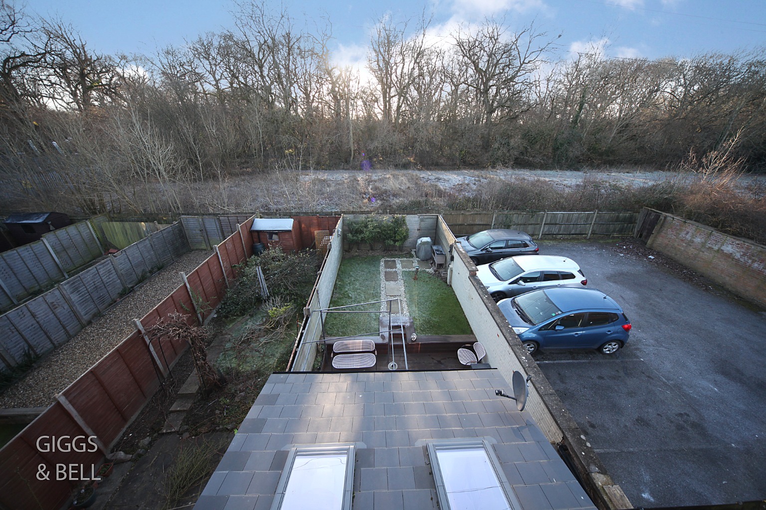 3 bed end of terrace house for sale in Oregon Way, Luton 22