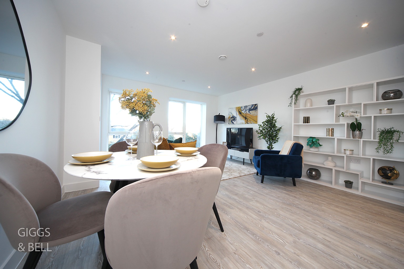 1 bed flat for sale in Stirling Close, Hertfordshire 2