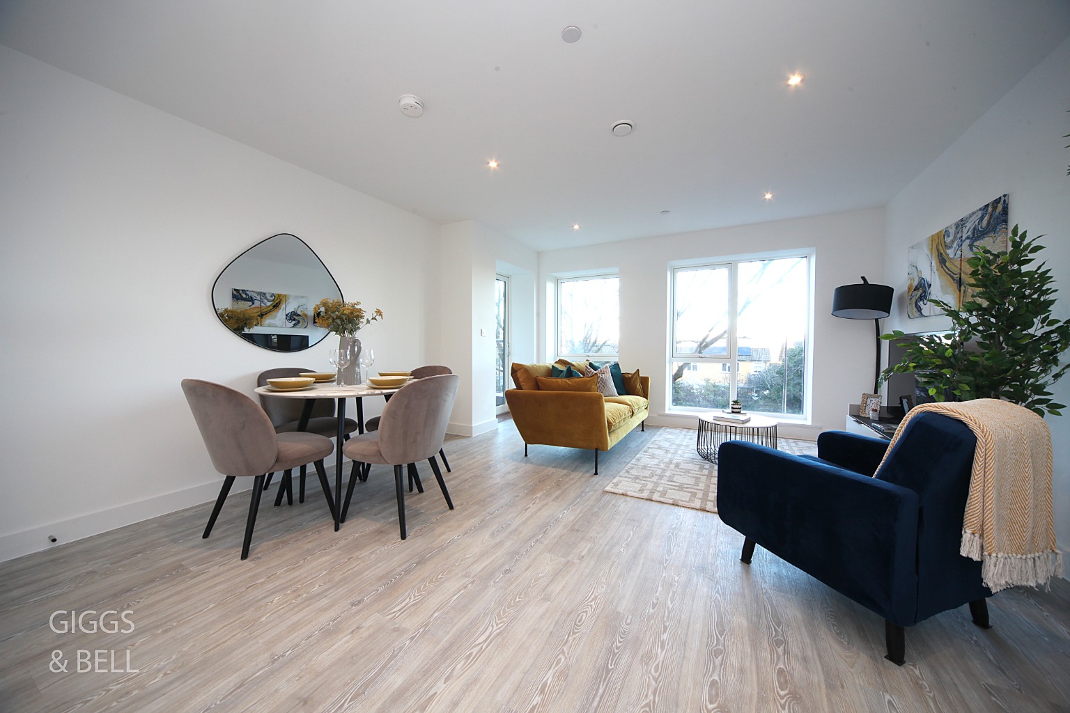 1 bed flat for sale in Stirling Close, Hertfordshire 3