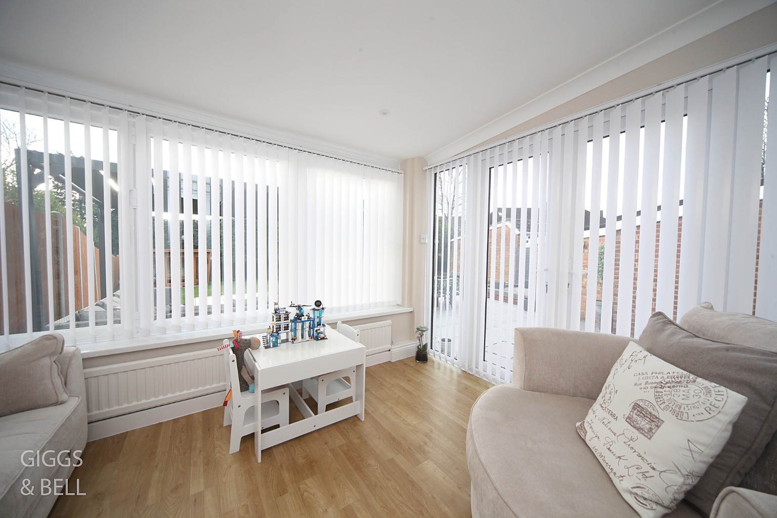 3 bed semi-detached house for sale in Collingtree, Luton 6