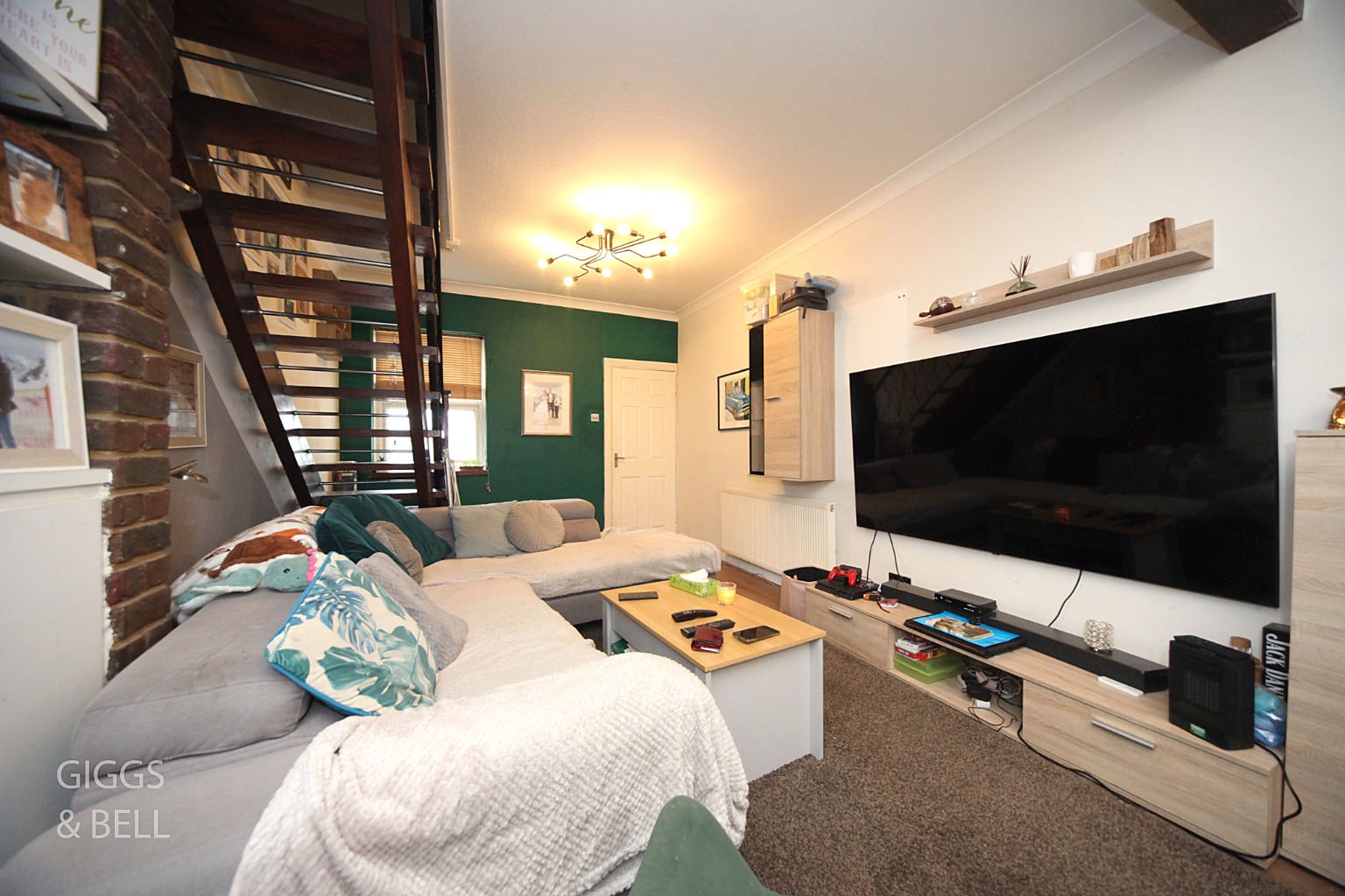 2 bed terraced house for sale in Hartley Road, Luton 4