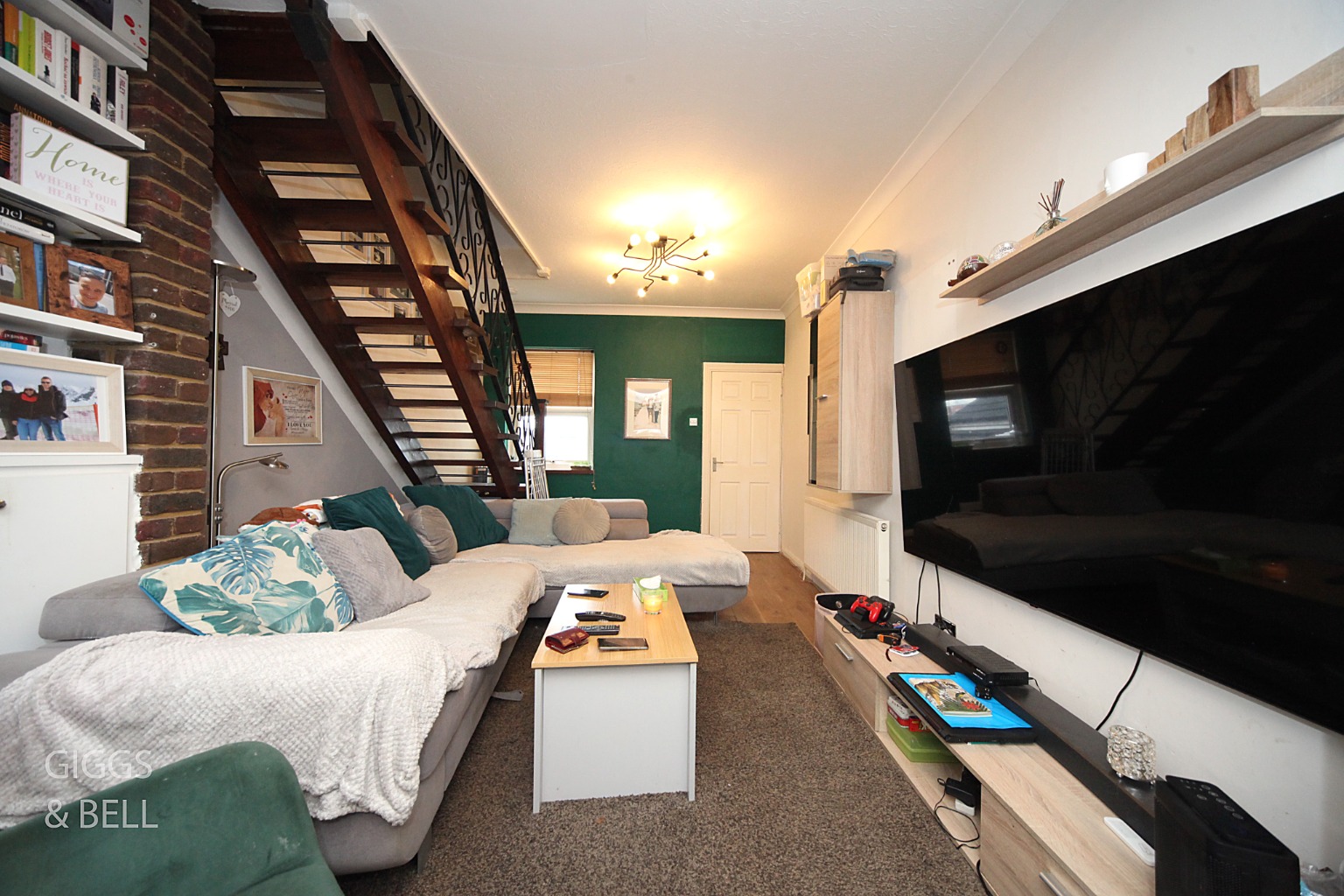 2 bed terraced house for sale in Hartley Road, Luton  - Property Image 4