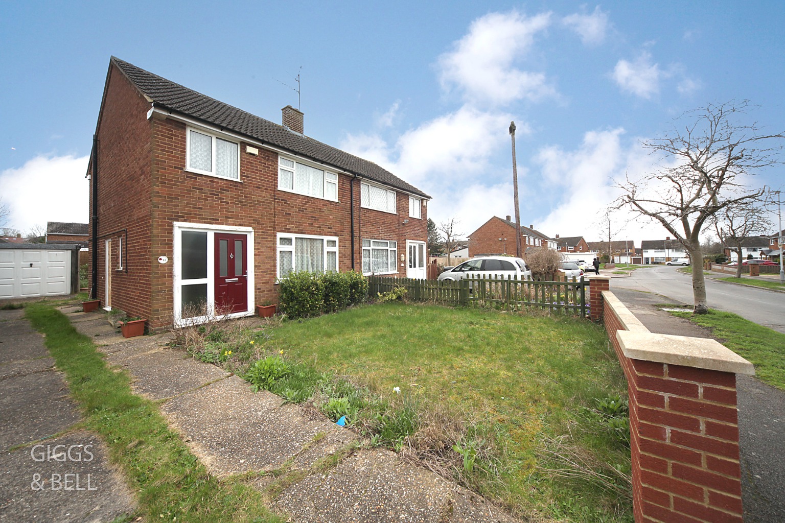 3 bed semi-detached house for sale in Epping Way, Luton  - Property Image 1