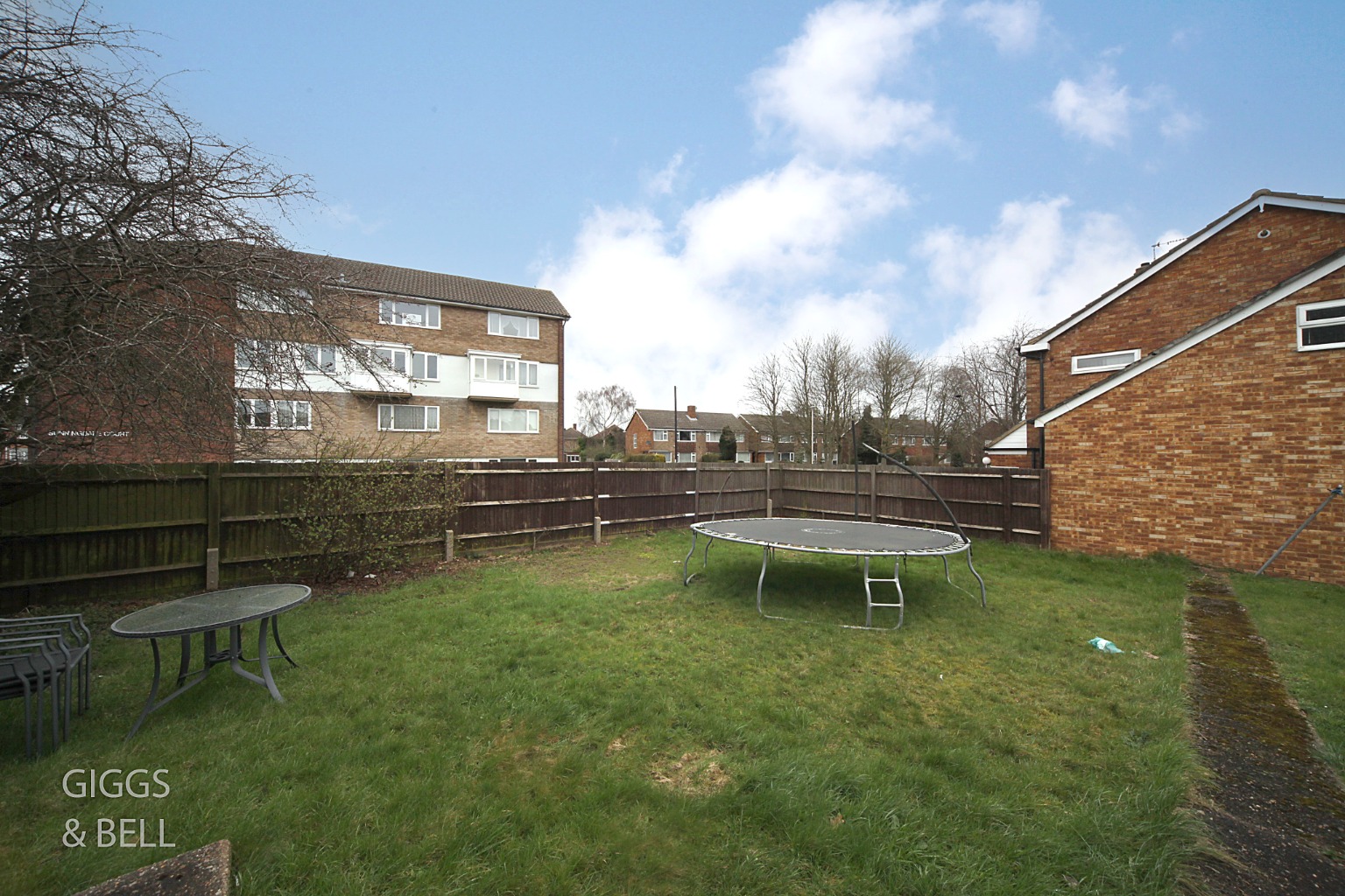 2 bed maisonette for sale in Birchen Grove, Luton  - Property Image 11
