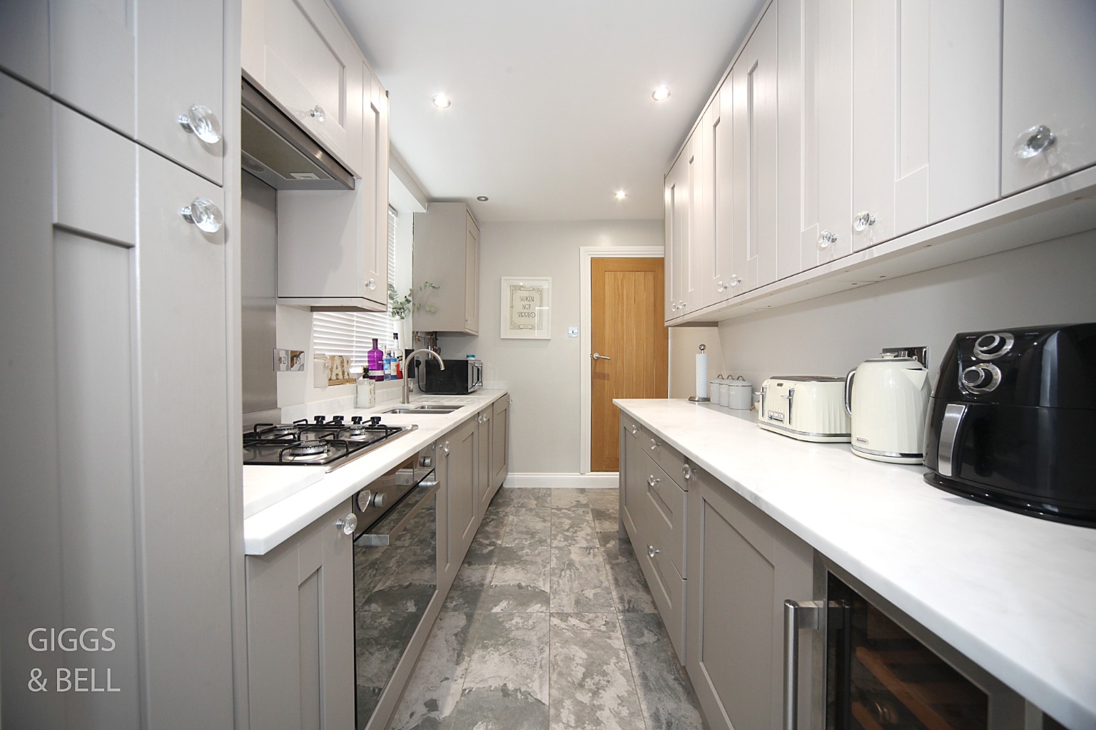 2 bed terraced house for sale in Turners Road South, Luton  - Property Image 6