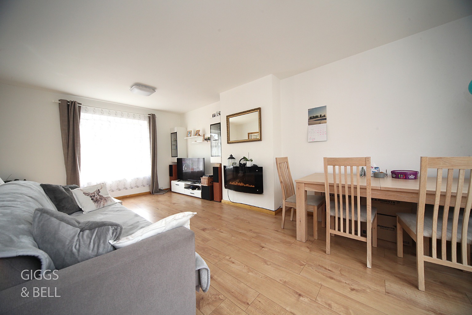 3 bed semi-detached house for sale in Cowridge Crescent, Luton  - Property Image 3