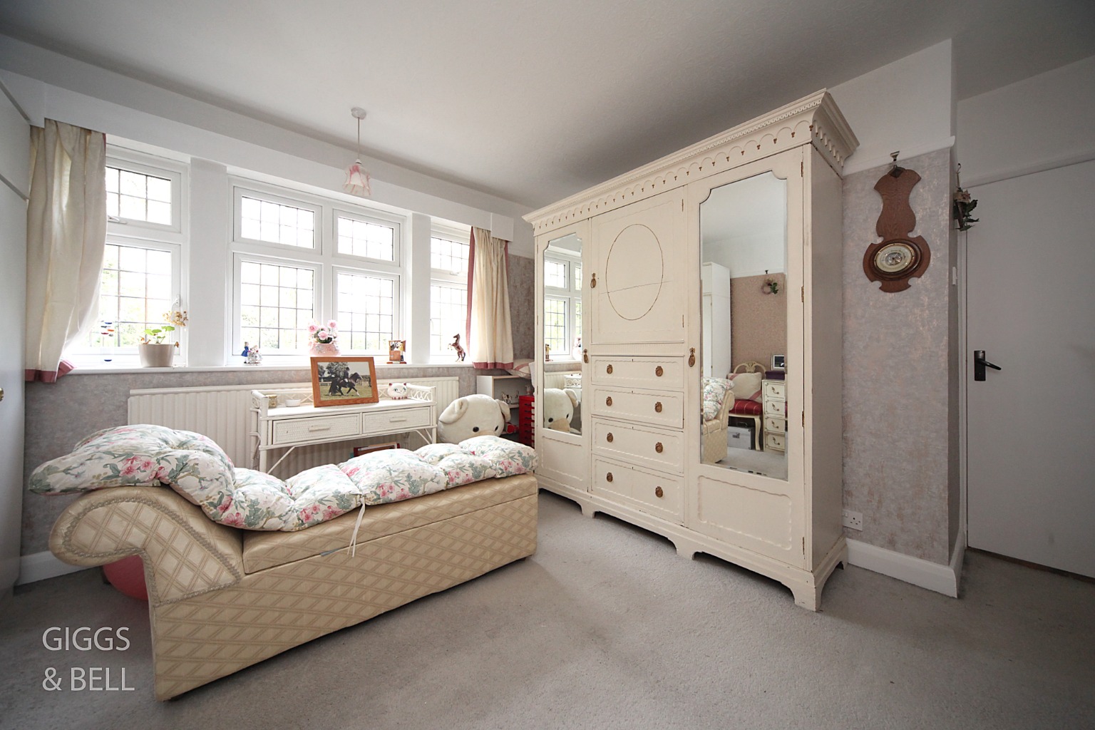 3 bed detached house for sale in London Road, Luton 11