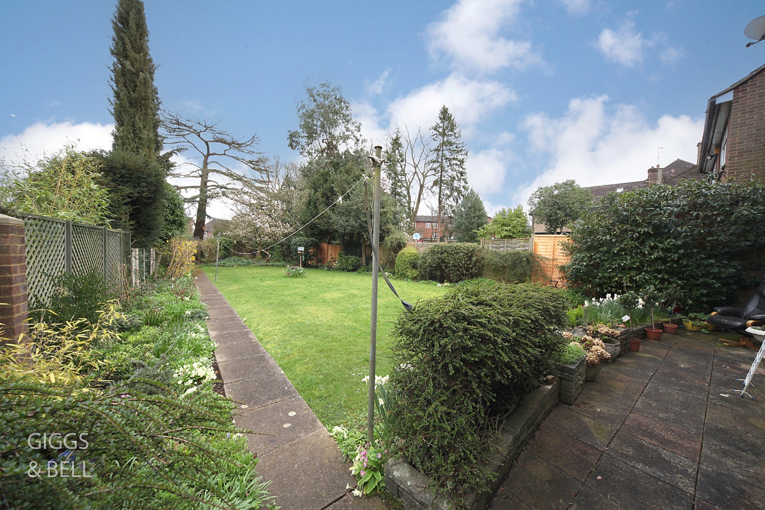 3 bed detached house for sale in London Road, Luton 14