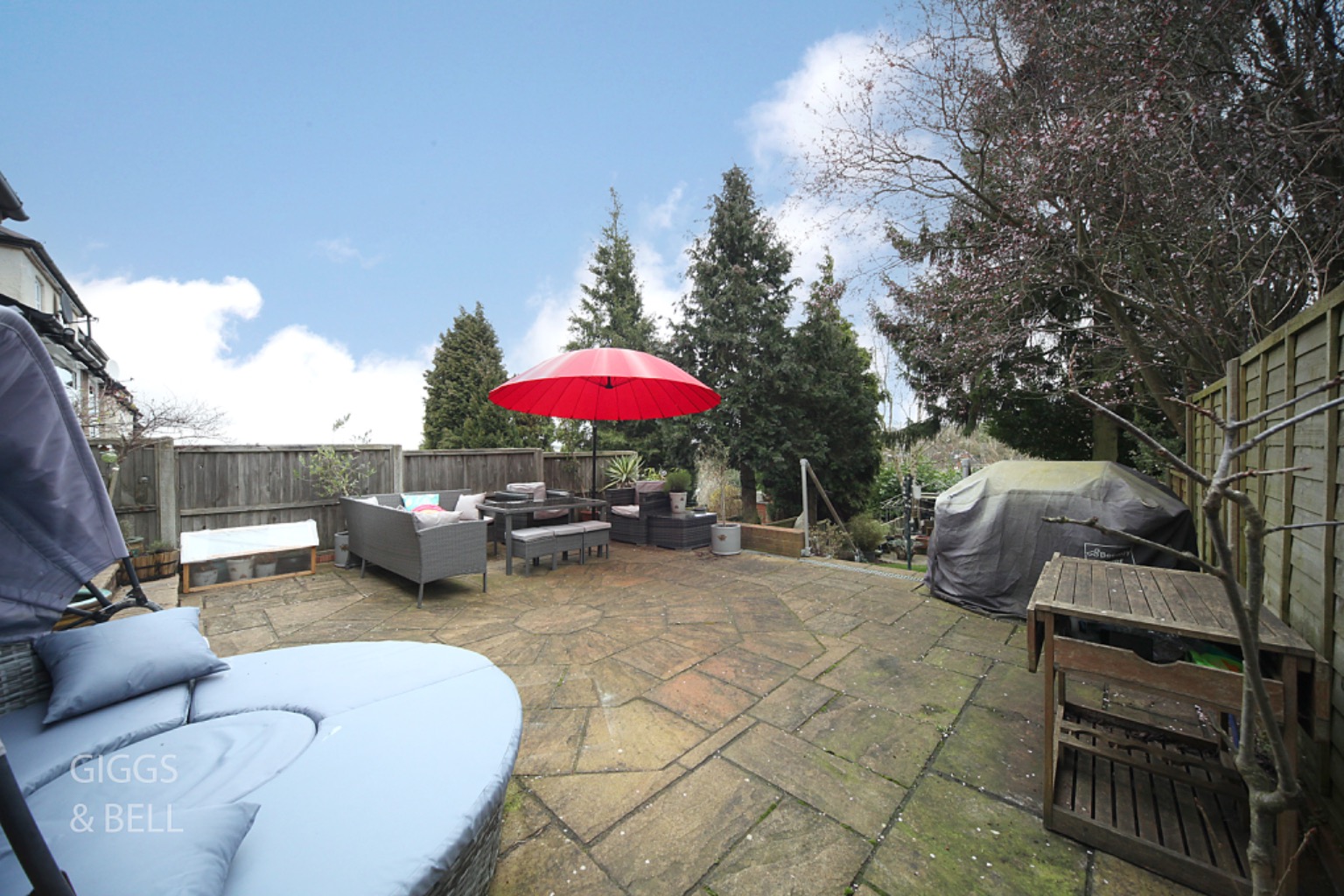 3 bed semi-detached house for sale in Strathmore Avenue, Luton 21