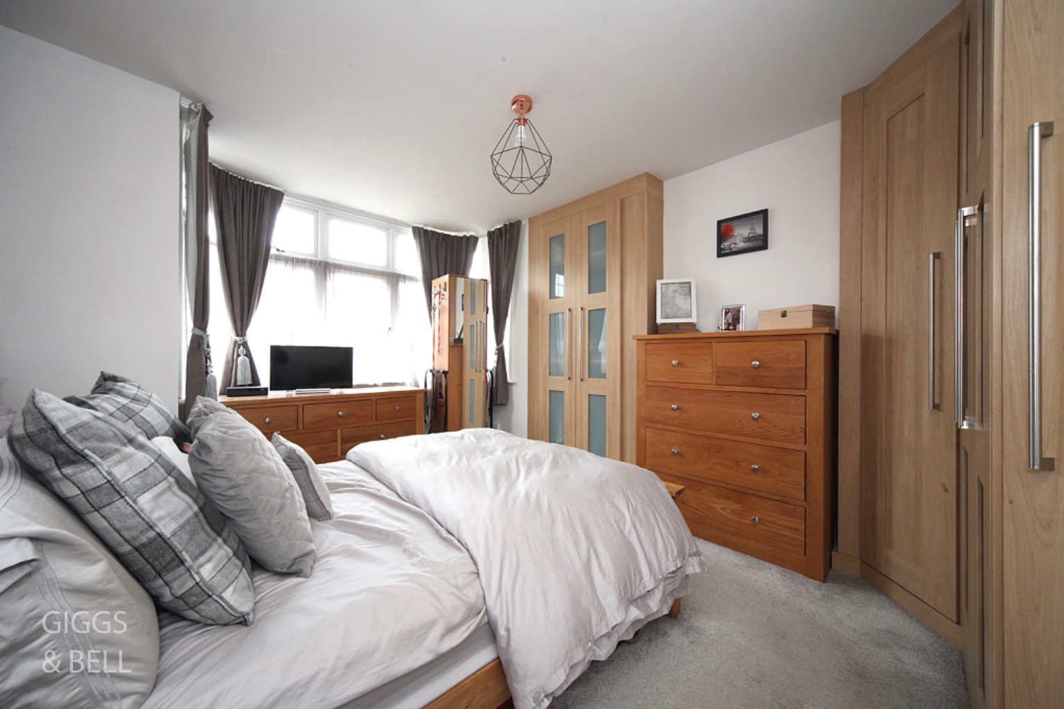 3 bed semi-detached house for sale in Strathmore Avenue, Luton  - Property Image 14