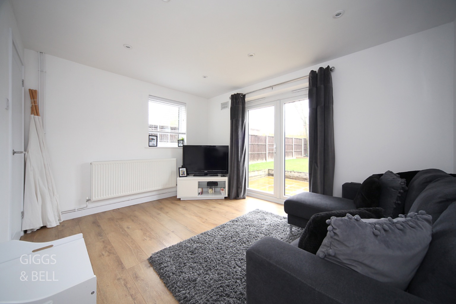2 bed semi-detached house for sale in Barnston Close, Bedfordshire  - Property Image 3