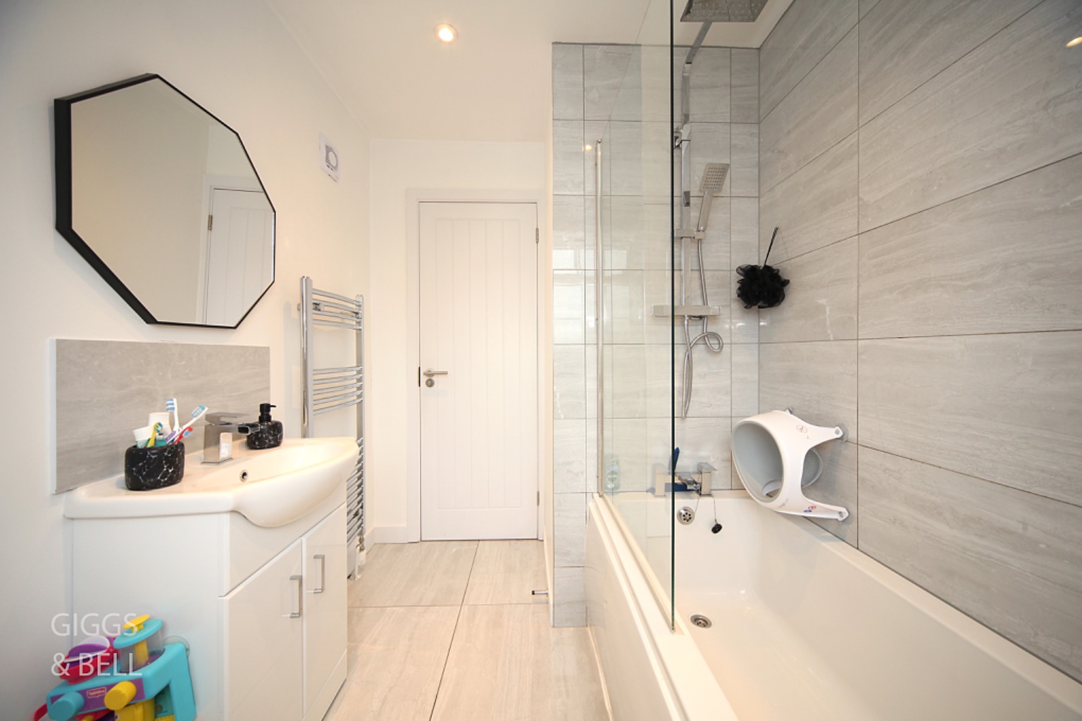 2 bed semi-detached house for sale in Barnston Close, Bedfordshire 6