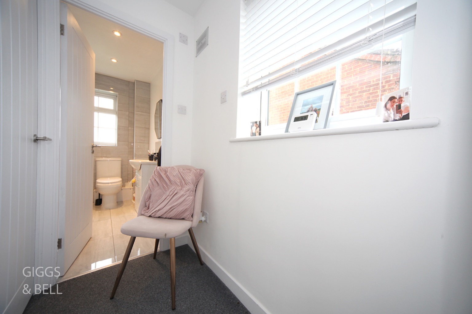 2 bed semi-detached house for sale in Barnston Close, Bedfordshire 5