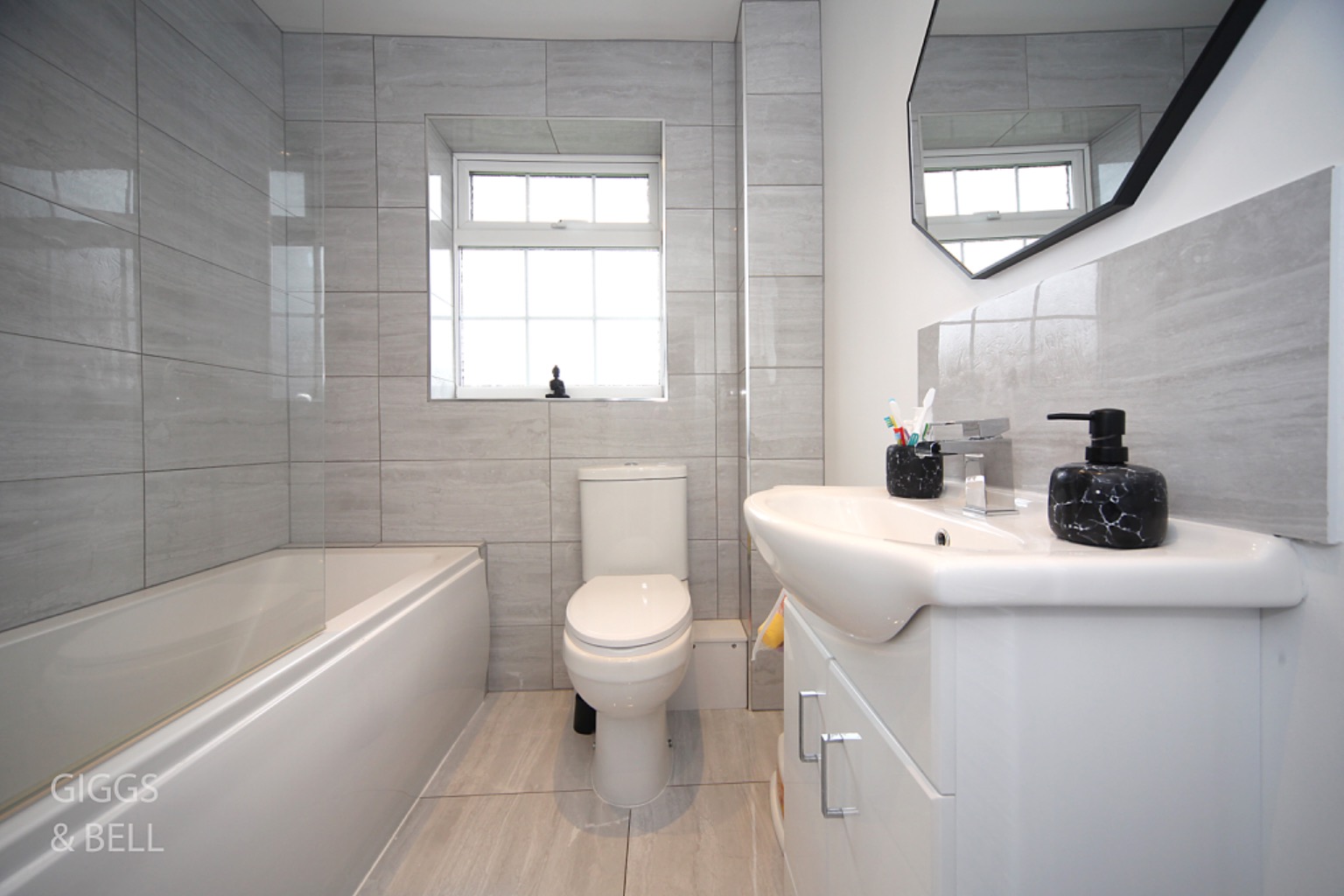 2 bed semi-detached house for sale in Barnston Close, Bedfordshire 7