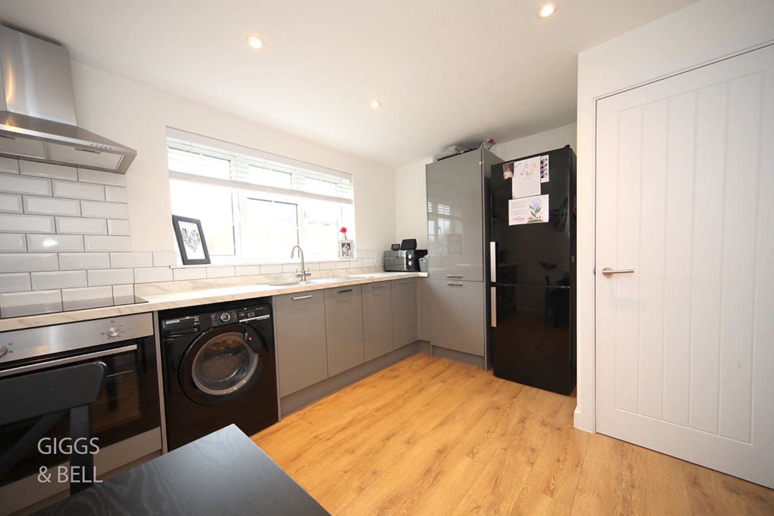 2 bed semi-detached house for sale in Barnston Close, Bedfordshire  - Property Image 5