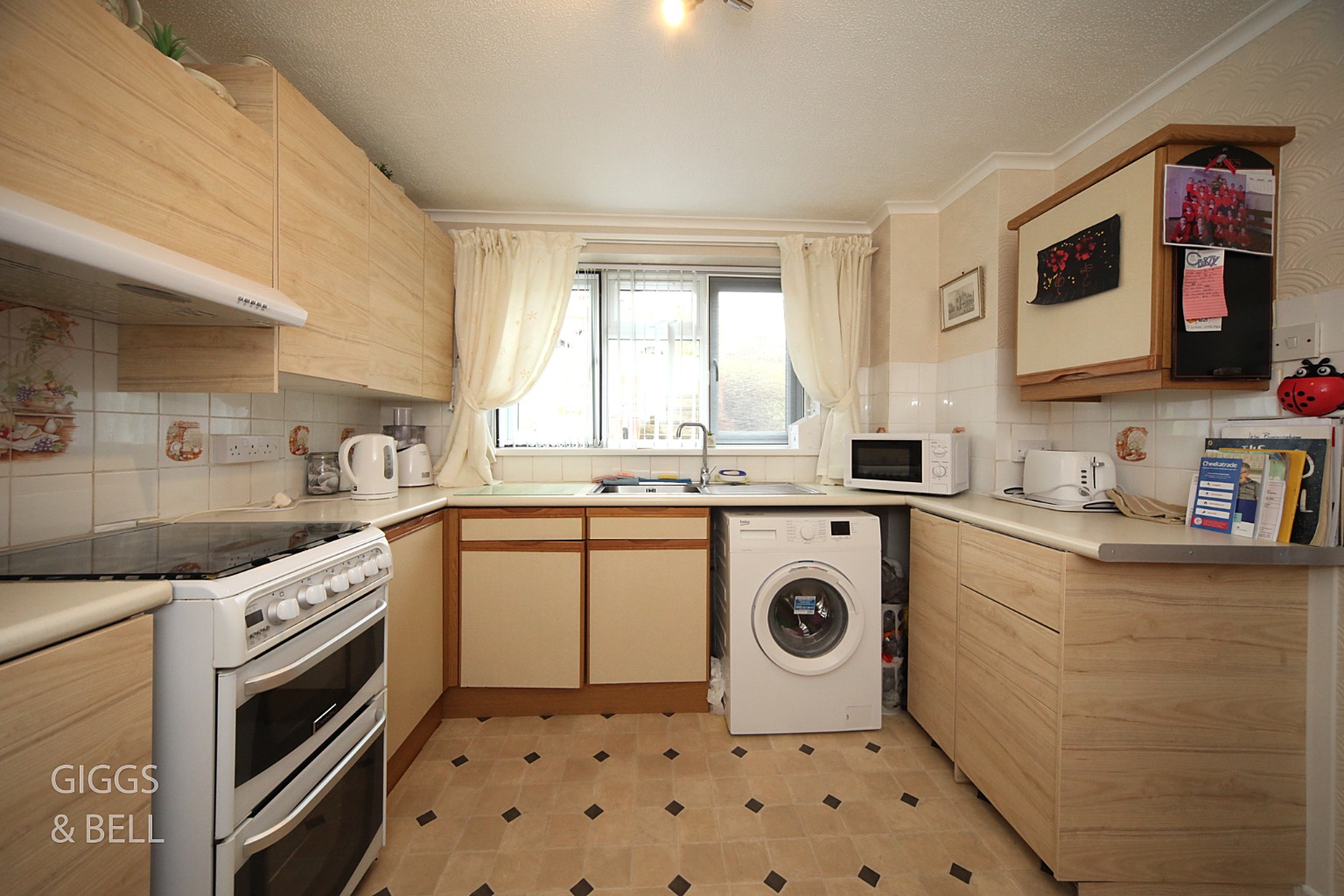 3 bed end of terrace house for sale in Devon Road 7