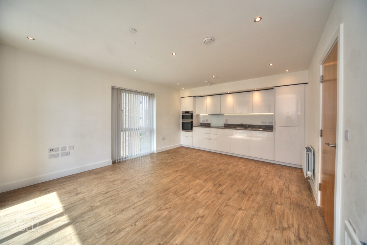 2 bed flat for sale, Luton 3