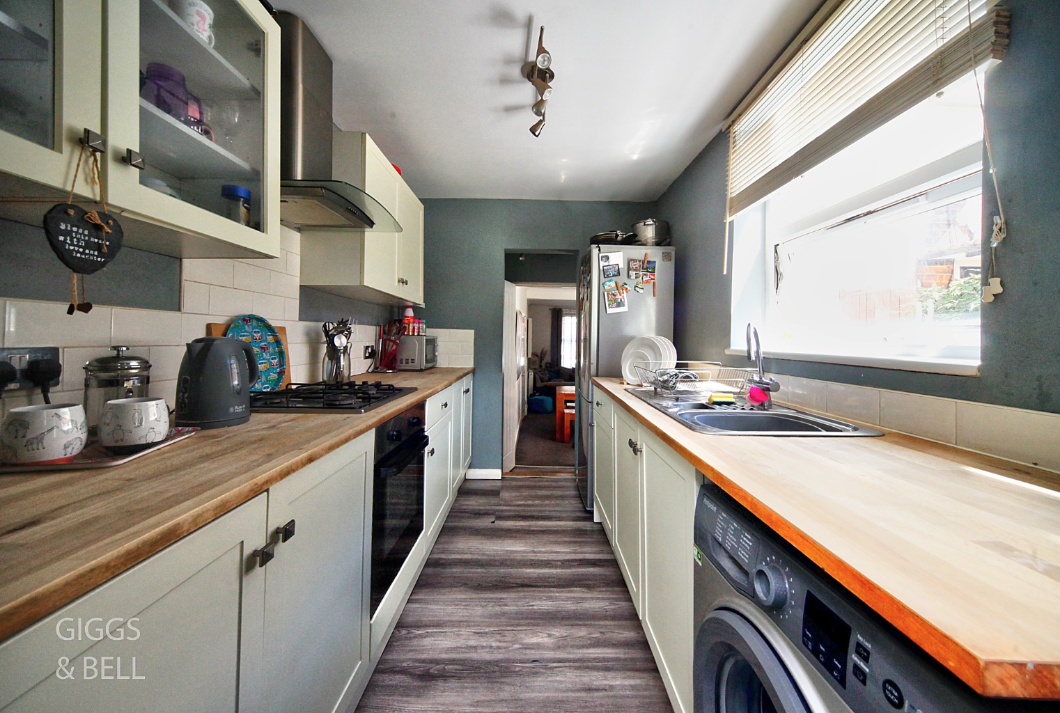 3 bed terraced house for sale in Harcourt Street, Luton 7