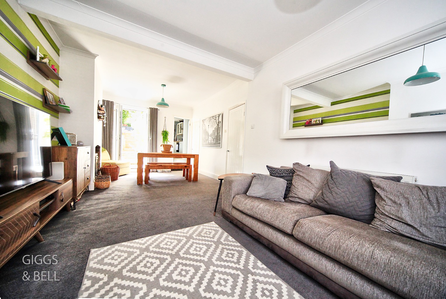 3 bed terraced house for sale in Harcourt Street, Luton 3