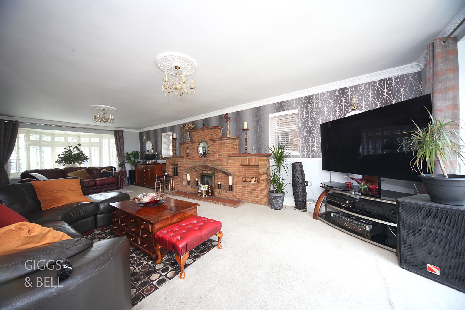 4 bed detached house for sale in Toddington Road, Luton  - Property Image 4