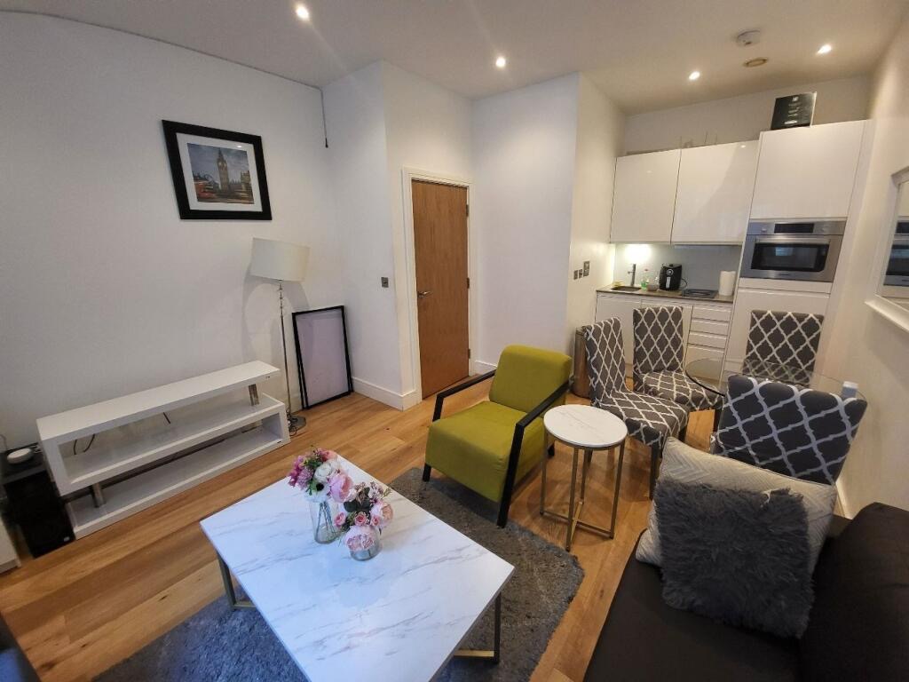 1 bed flat for sale in Flowers Way, Luton  - Property Image 3