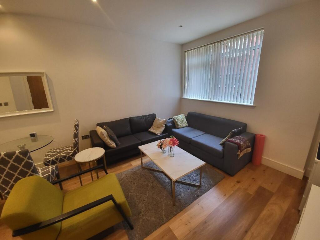 1 bed flat for sale in Flowers Way, Luton 3