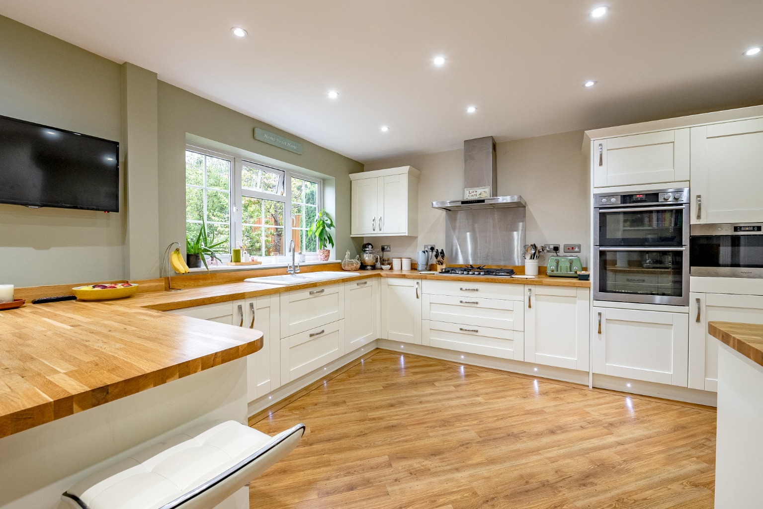 4 bed detached house for sale in Wiveton Close 7