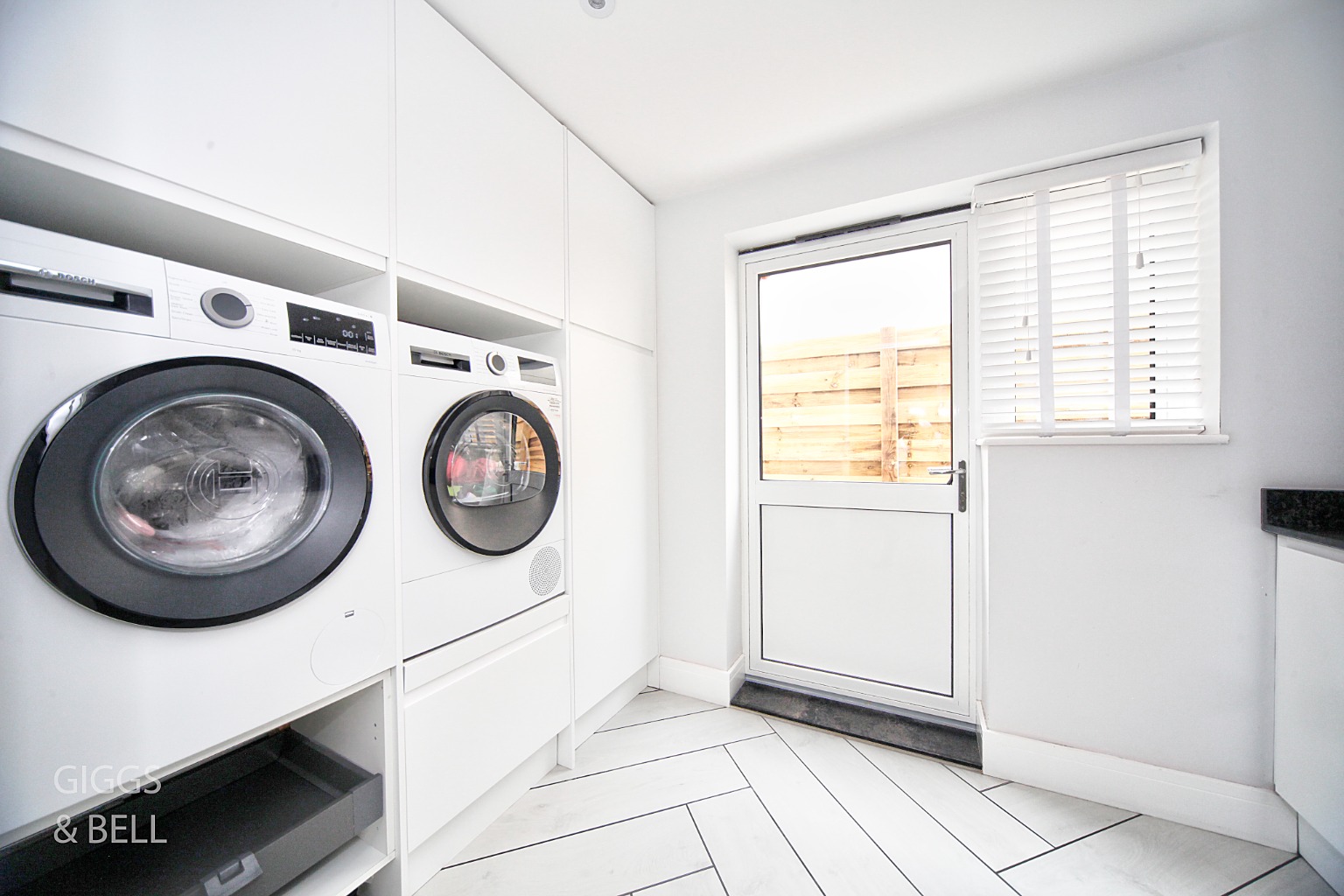 6 bed detached house for sale in Bedford Road, Bedford  - Property Image 12