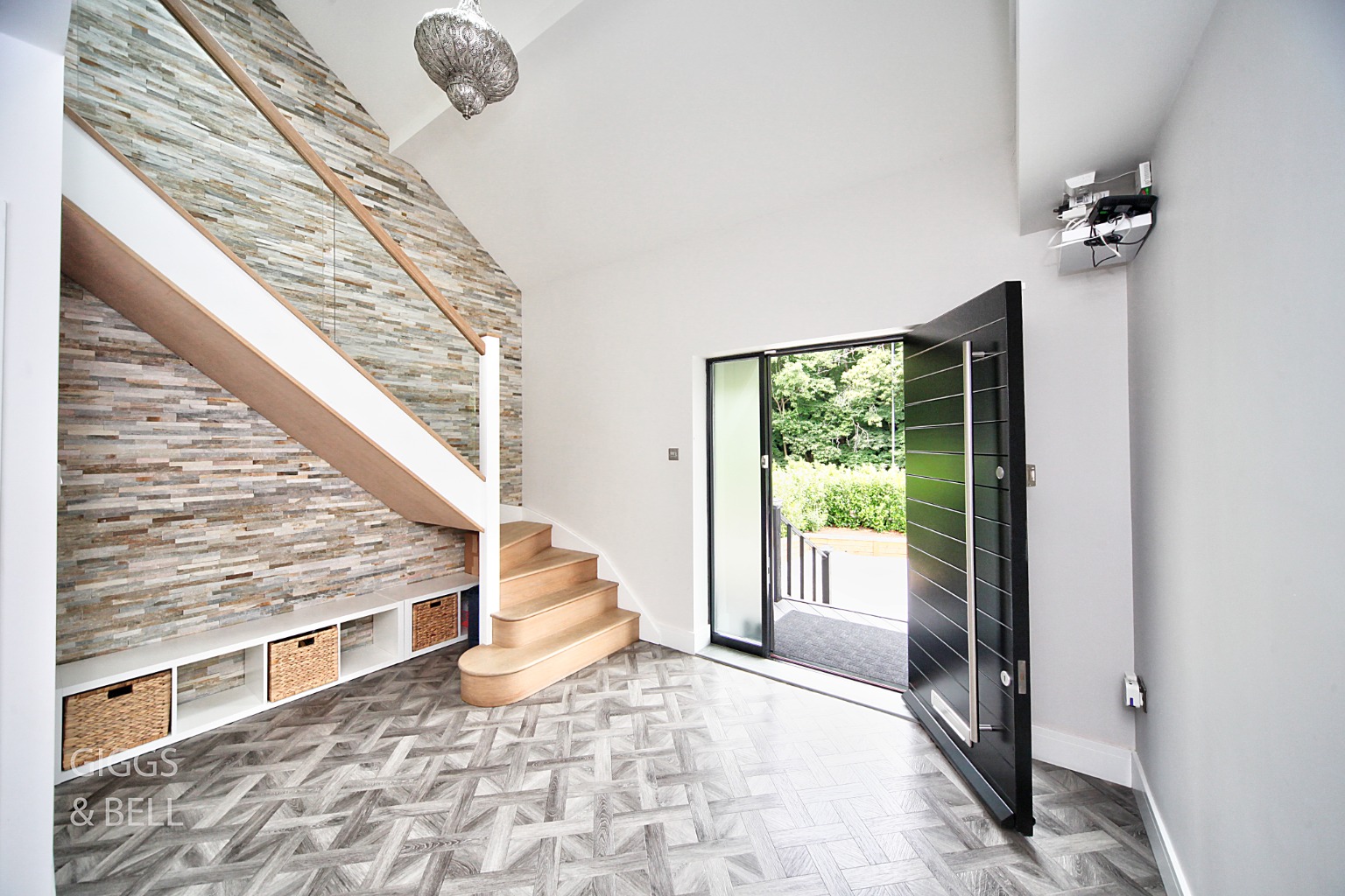 6 bed detached house for sale in Bedford Road, Bedford  - Property Image 2