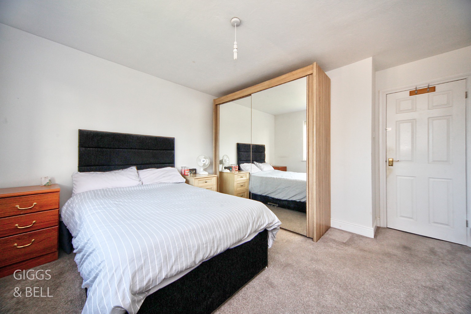 5 bed detached house for sale in Greenside Park, Luton 14