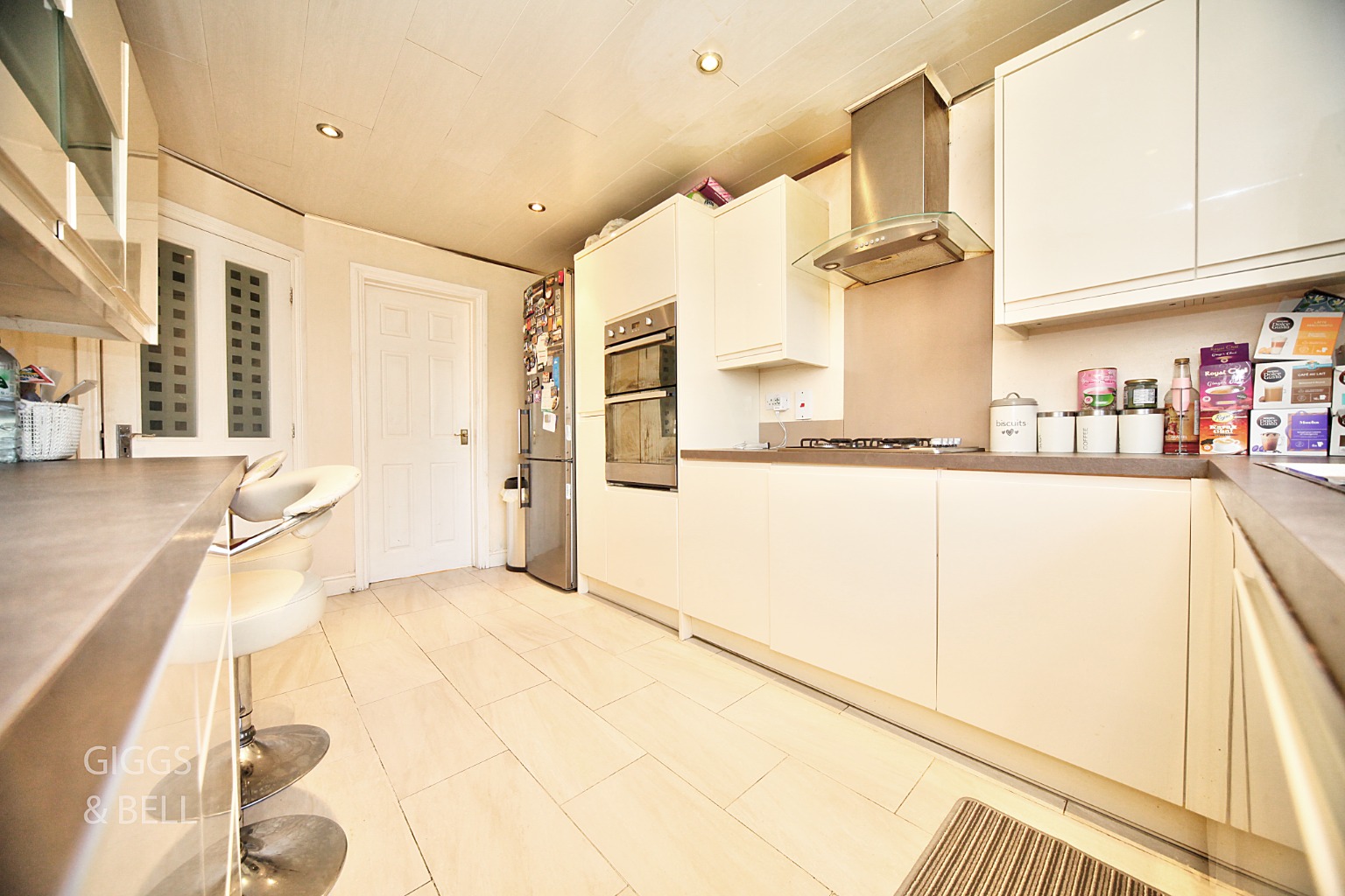 5 bed detached house for sale in Greenside Park, Luton  - Property Image 5