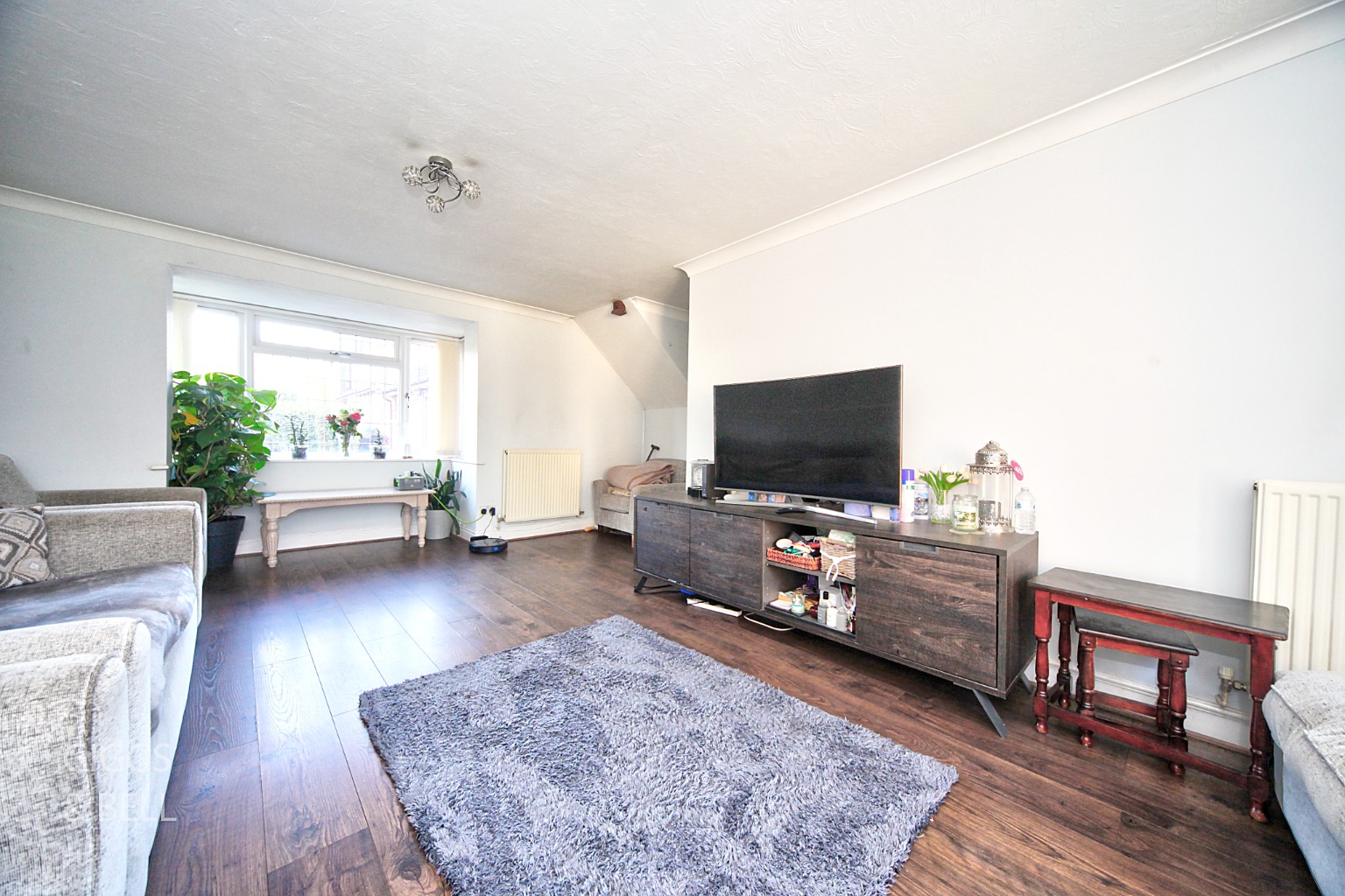 5 bed detached house for sale in Greenside Park, Luton  - Property Image 3